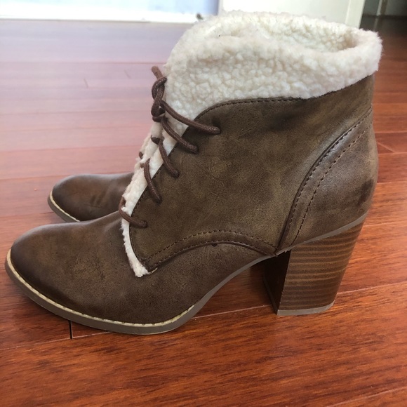 Brown booties - Picture 4 of 7